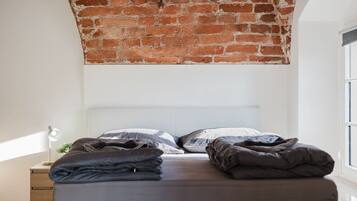 1 bedroom, desk, WiFi, bed sheets