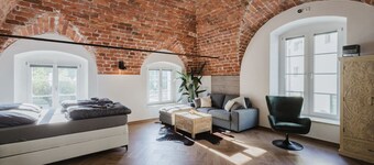 Dreamy Brick Loft- Central & Right on the Ilz