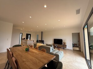 Interior - Air-conditioned house, South Corsica, 4 bedrooms, 2 bathrooms, 15 min from the beach (Figari)