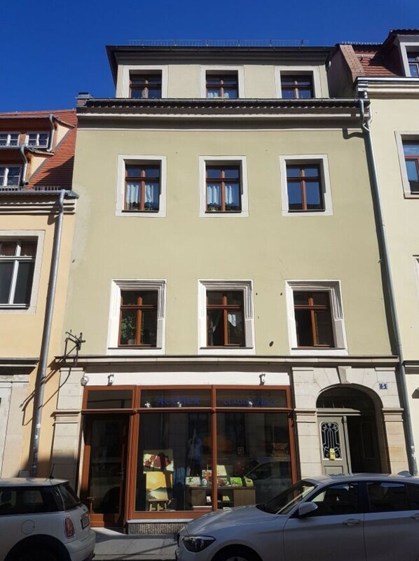 House | Exterior - Above Painters Studio (Pirna)