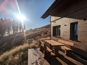 Outdoor dining - Hut in Bad St. Leonhard With Barbecue (Bad Sankt Leonhard im Lavanttal)