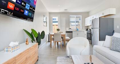 Stylish 2B2B Escape + Pool Covered Parking