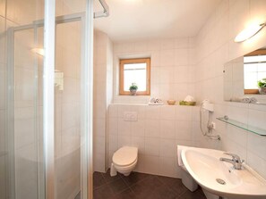Bathroom - Apart Heim - Type B Comfortable Holiday Residence (Ramsau im Zillertal)
