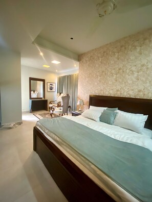 Superior Apartment, Balcony, Garden View | 2 bedrooms, iron/ironing board, free WiFi