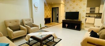 2Bedroom BahriaTown-Manzar Holiday Homes