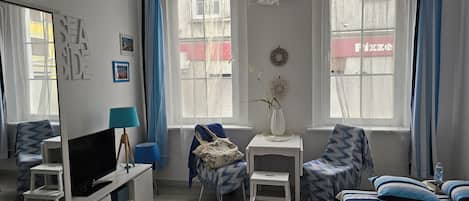 1 Schlafzimmer, BĂŒgeleisen/BĂŒgelbrett, WLAN, BettwĂ€sche