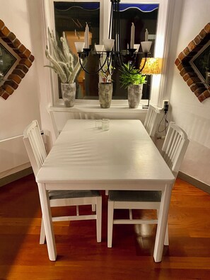 Dining - Nice townhouse close to Gothenburg and the sea (Västra Götalands län)