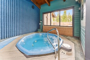Interior - Main St & Marina | Pool Hot Tub Sauna (Frisco)