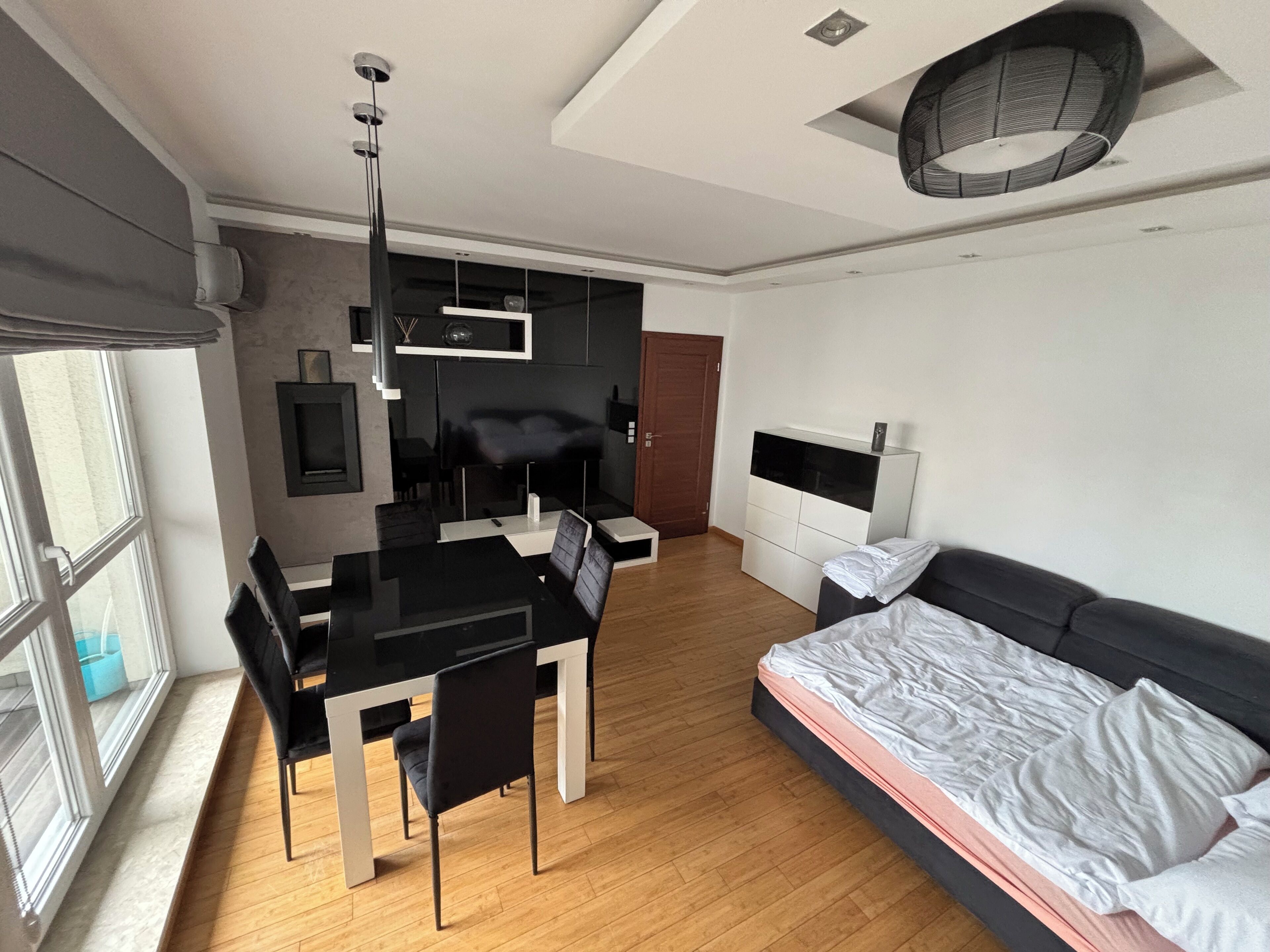 3 habitaciones, tabla de planchar con plancha, wifi y ropa de cama 