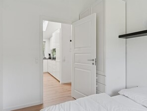 3 bedrooms, Internet