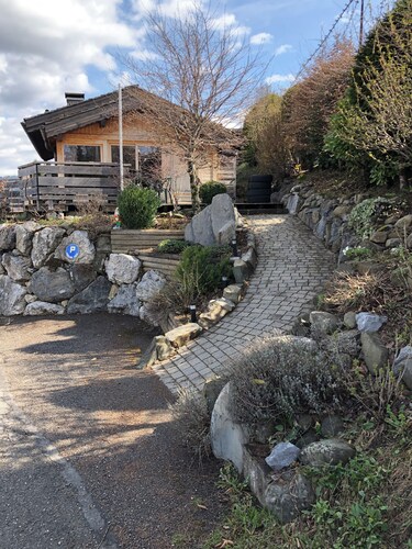 Petit chalet cosy avec une belle vue et grande terrasse