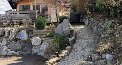 Petit chalet cosy avec une belle vue et grande terrasse