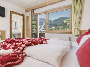 3 bedrooms, individually furnished, bed sheets