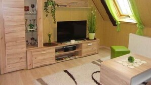 House | Living area - Charming Apartment in Sebnitz With Garden (Sebnitz)