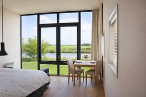 Minibar, in-room safe, individually decorated, individually furnished - Pean-buiten Weidum (Weidum)