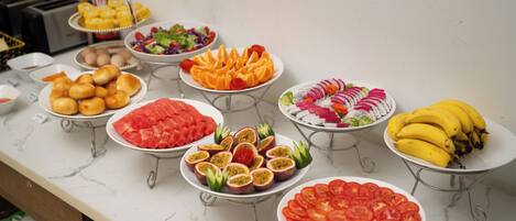 Free daily buffet breakfast