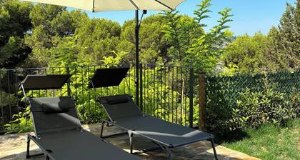 Sea and mountain views 5 minutes from the beach. Rosmaris - Villa in the green