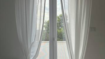 1 camera, ferro/asse da stiro, Wi-Fi, lenzuola