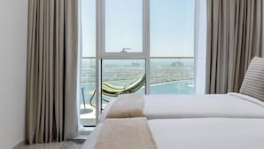 Deluxe Apartment, Sea View - Maison Privee - Coastal Living w/ Uninterrupted Sea and Palm Views (Dubai)