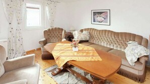 House | Living area - Beautiful Apartment in Allrode Near the Forest (Thale)