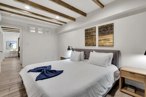 2 slaapkamers, een strijkplank/strijkijzer, gratis wifi, beddengoed
