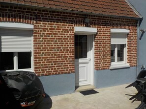 Exterior detail - GITE 618.62 (Helfaut)