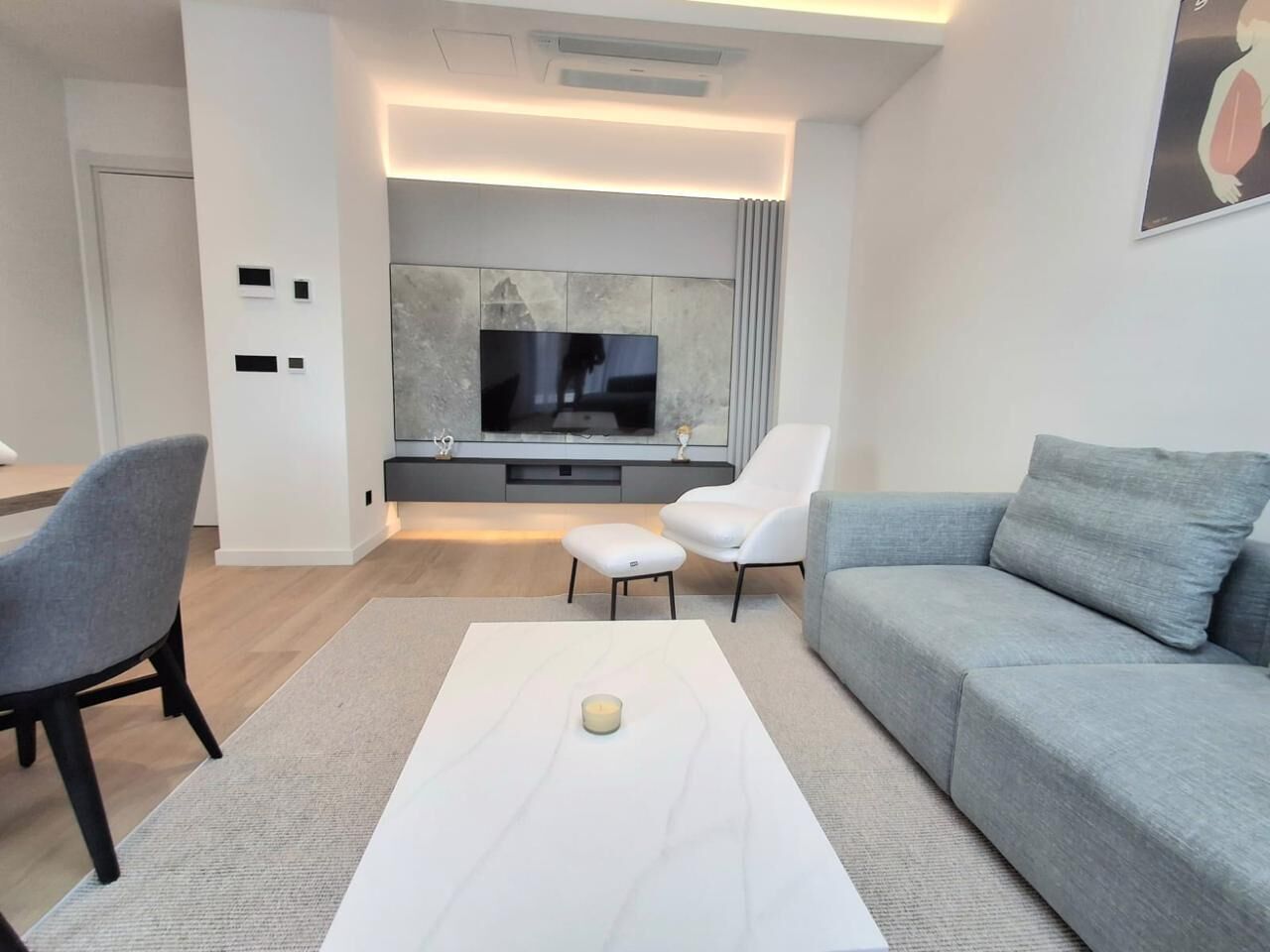 Luxury Apartment, Balcony, City View | Living area | 45-inch LCD TV with digital channels