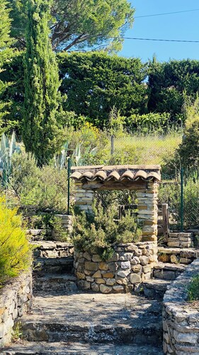 Été en Provence – maison 3 chambres pour famille entre vignes et cigales.