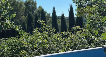 Été en Provence – maison 3 chambres pour famille entre vignes et cigales.