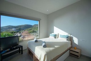 1 bedroom, WiFi, bed sheets - WHITE ROCK CAVE VILLA-WHITE ROCK CAVE VILLA (zakynthos)