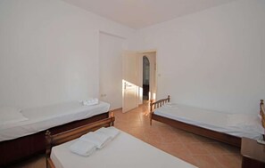 2 slaapkamers, reisbedje, wifi, beddengoed