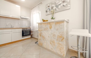 Fridge, stovetop