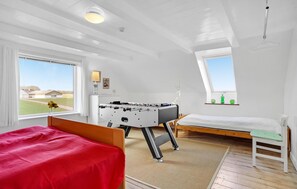 3 bedrooms, travel crib, free WiFi - Cozy home in Grenaa with WiFi (Grenaa)