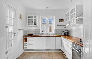 Køleskab, ovn, kogeplade, opvaskemaskine