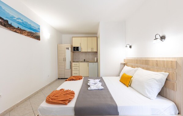 1 bedroom, travel crib, free WiFi