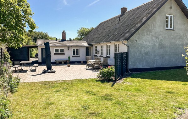 Outdoor dining - 2 bedroom pet friendly home in Læsø (Læsø)