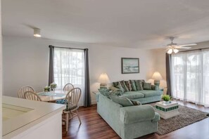 TV - Charming Coastal Escape (Melbourne)