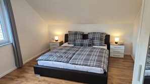 2 chambres, bureau, lit parapluie, Wi-Fi gratuit