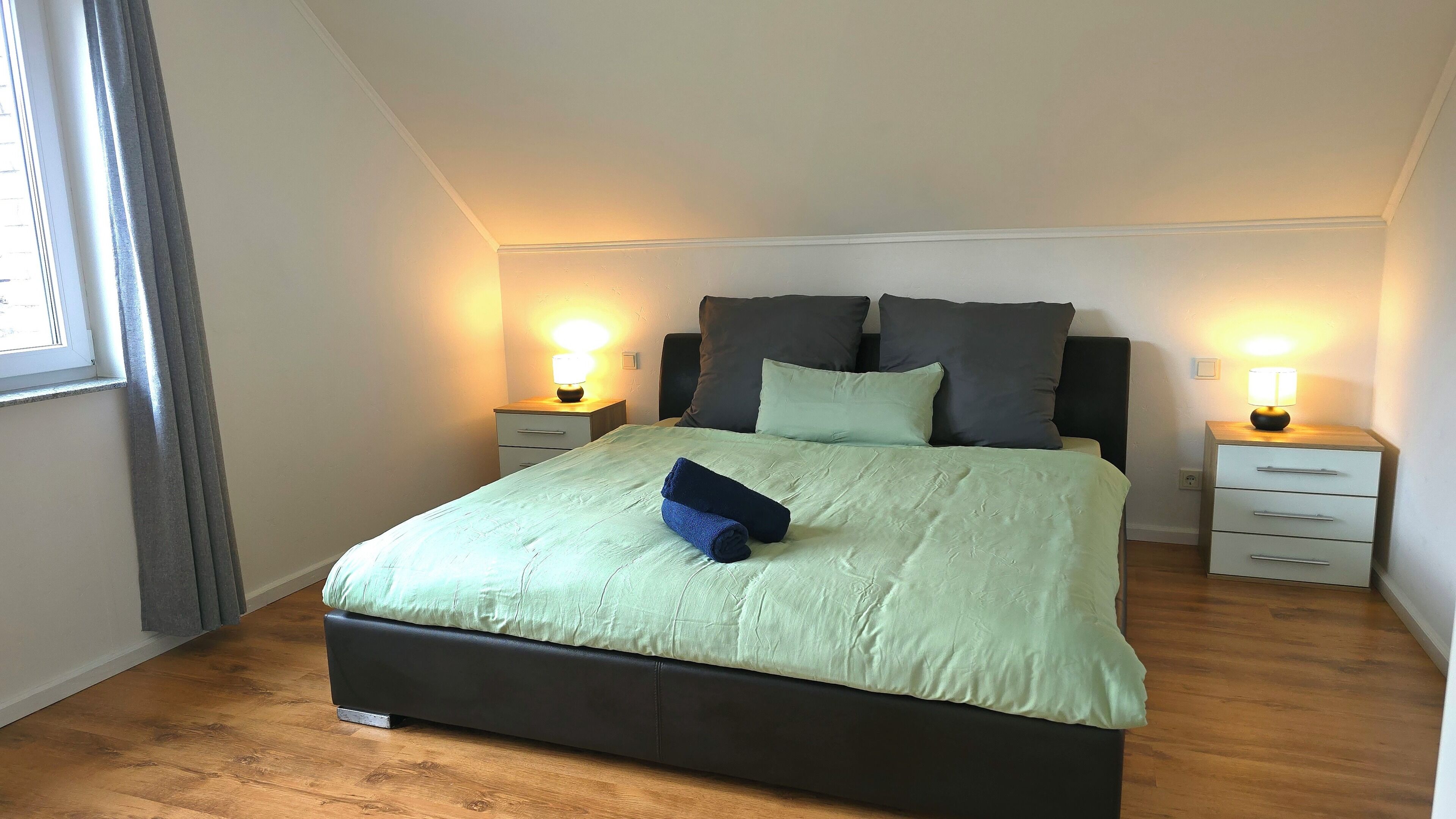 2 soveværelser, skrivebord, weekendseng, gratis Wi-Fi