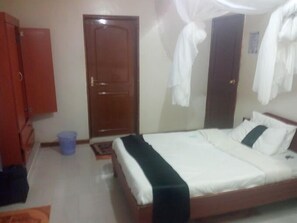 Free WiFi, bed sheets - Dan's Hotel Kisii (Kisii)