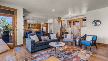 Smart TV, fireplace, offices