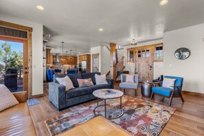 Smart TV, lareira, escritórios