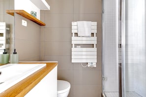 Bathroom - Bright 1BR by Palais Garnier  (Paris)