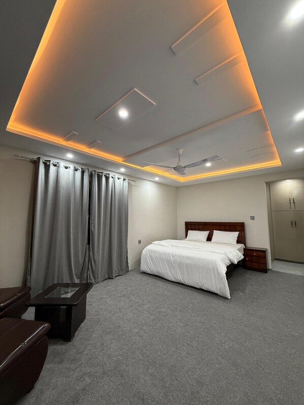 9 makuuhuonetta, silitysrauta/-lauta, Wi-Fi