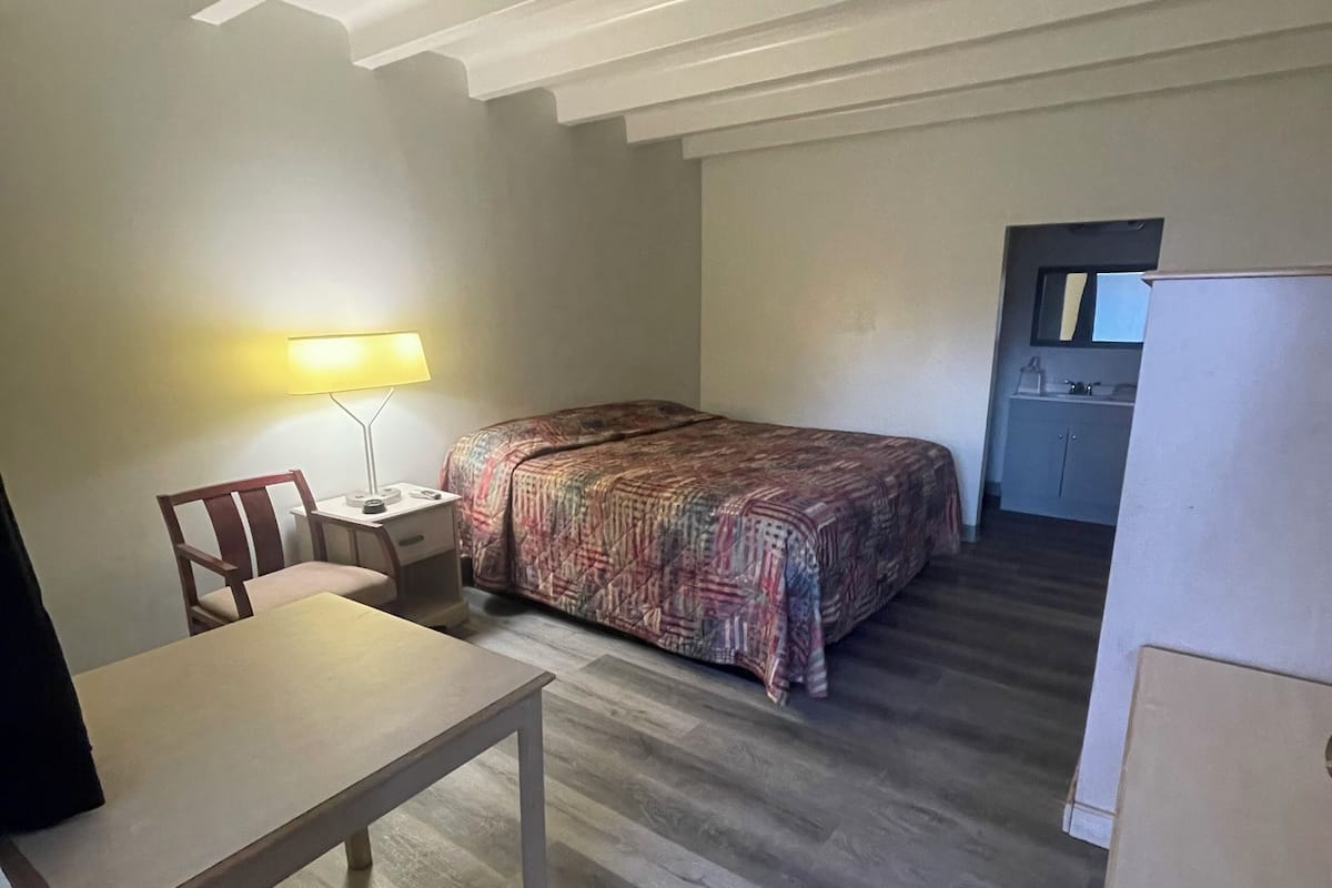Standard Single Room | WiFi (free)