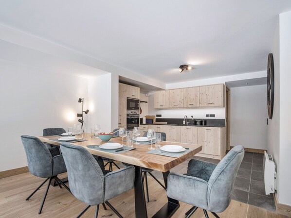 Dining - New apartment near slopes - 3 Valleys, parking included (Saint-Martin-de-Belleville)