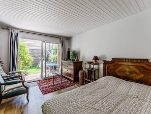 Room - Arcachon: Charming Outbuilding 400m from the Beach (Arcachon)