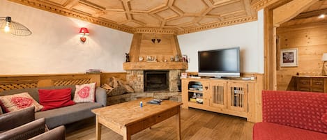 Télévision, cheminée