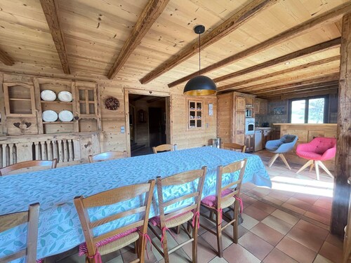 Family chalet in Flumet, 8 sleeps, balconies and garden