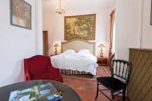 BACCARAT | In-room safe, free WiFi - Aux Charmes de Maintenon - Adults Only (Maintenon)